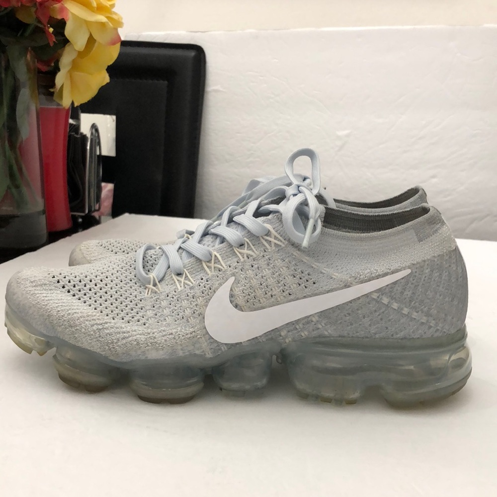 NIKE AIR VAPORMAX RUNNING SNEAKERS WOMENS SIZE 7